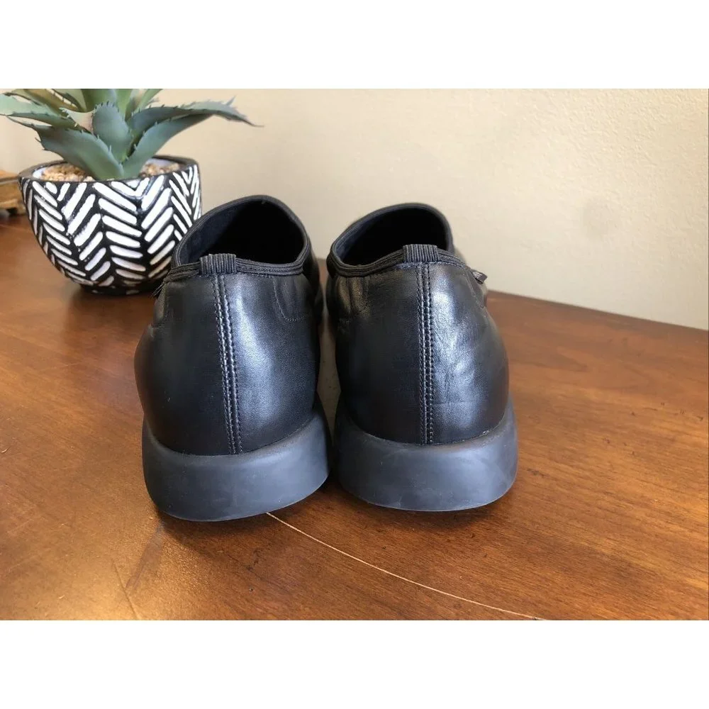 Donna Karan DKNY Womens 10 Black Loafers Slip On Shoes Hipster Minimalist Career
